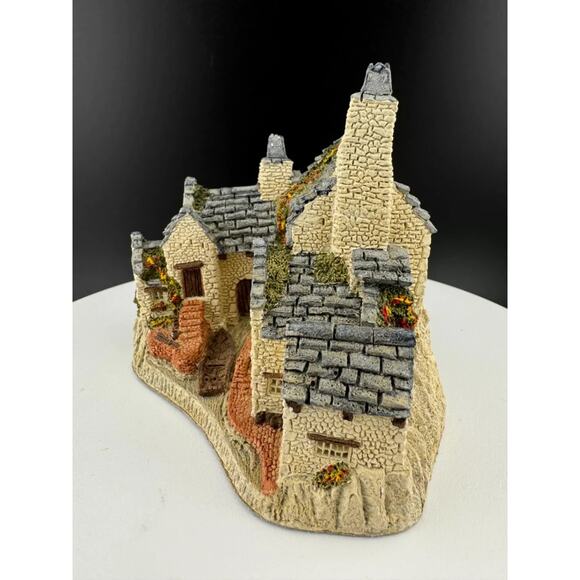 David Winter The Fishermans Wharf Figurine - Picture 1 of 10